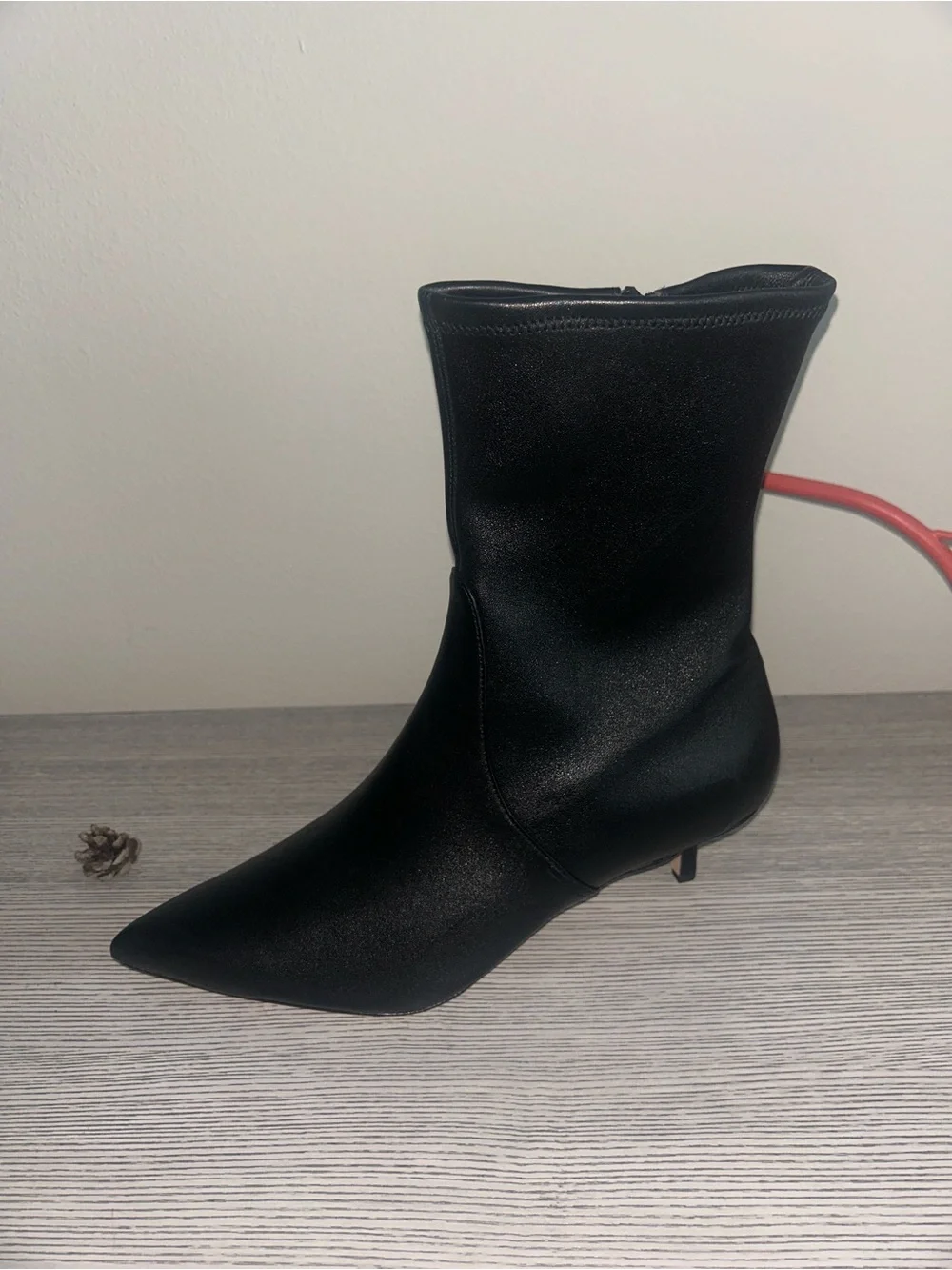 Veronica Beard Lisa Black Stretch Leather Short Boot, 45mm Kitten Heel EUC